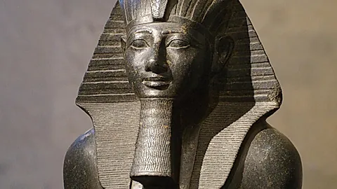 Statur 
Grand Museum