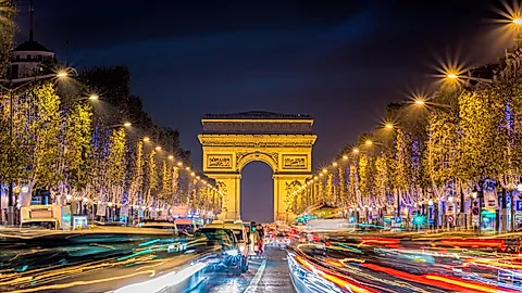 Blick auf den Arc de Triomphe © FelixCatana - stock.adobe.com