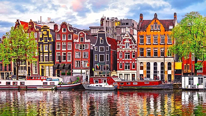 In Amsterdam
© Yasonya - stock.adobe.com, GLOBALIS