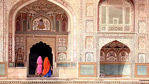 Frauen vor dem Amber Fort © Phranc - stock.adobe.com
