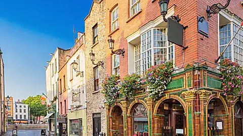 Temple Bar Street in Dublin © borisb17 - stock.adobe.com