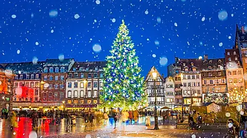 Weihnachtsmarkt in Straßburg
© MarinadeArt - stock.adobe.com, GLOBALIS