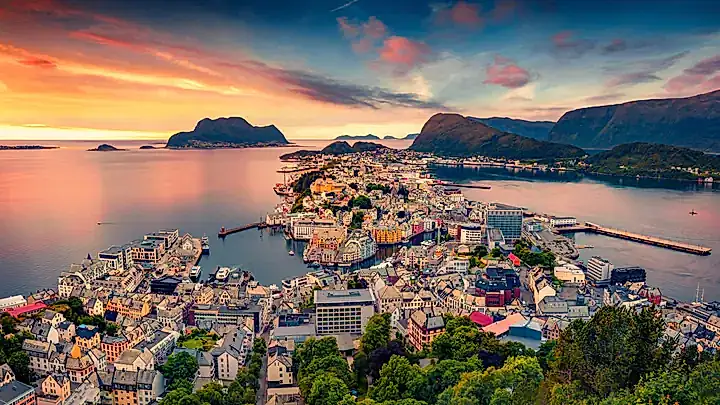 Alesund © Andrew Mayovskyy - stock.adobe.com