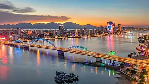 Danang am Abend © Hien Phung - stock.adobe.com