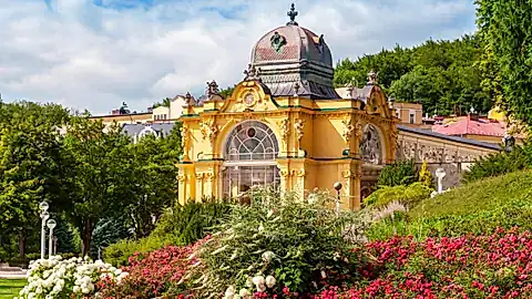 Kolonnade © Victoria Shaad - stock.adobe.com