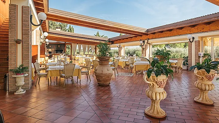 Hotel-Terrasse © Agrihotel Elisabetta