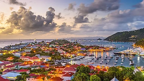 St. Barthélemy am Abend © SeanPavonePhoto - stock.adobe.com