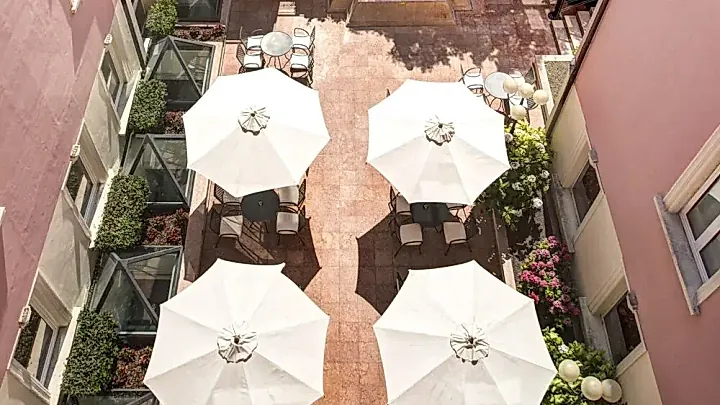 Hotel Indigo Verona Grand Hotel des Arts, Innenhof © Hotel Indigo Verona