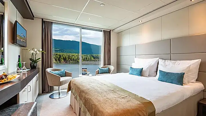 Kabine mit französischen Balkon auf der AMADEUS Brilliant © lueftner-cruises